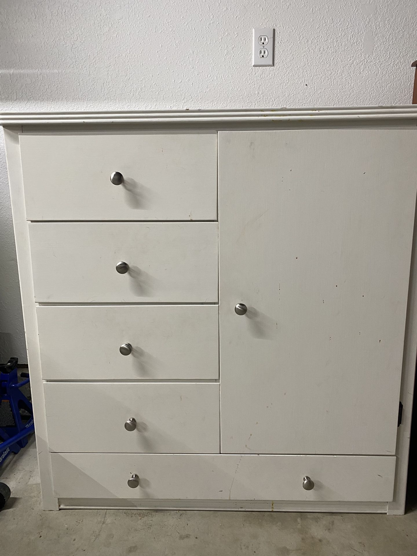 White Wood Dresser