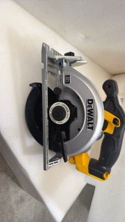 DEWALT 20V MAX Circular Saw 6-1/2” Bare Tool New