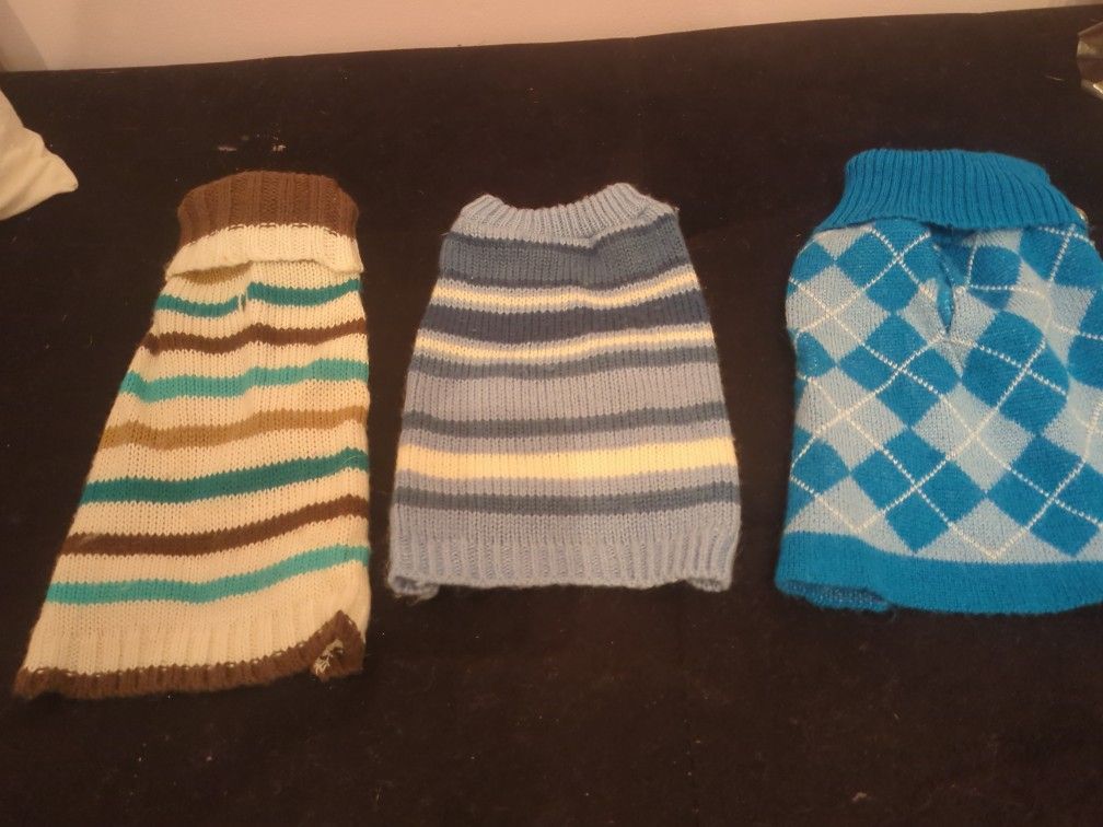 Dog Sweaters    /  Each $2 Or All for $5