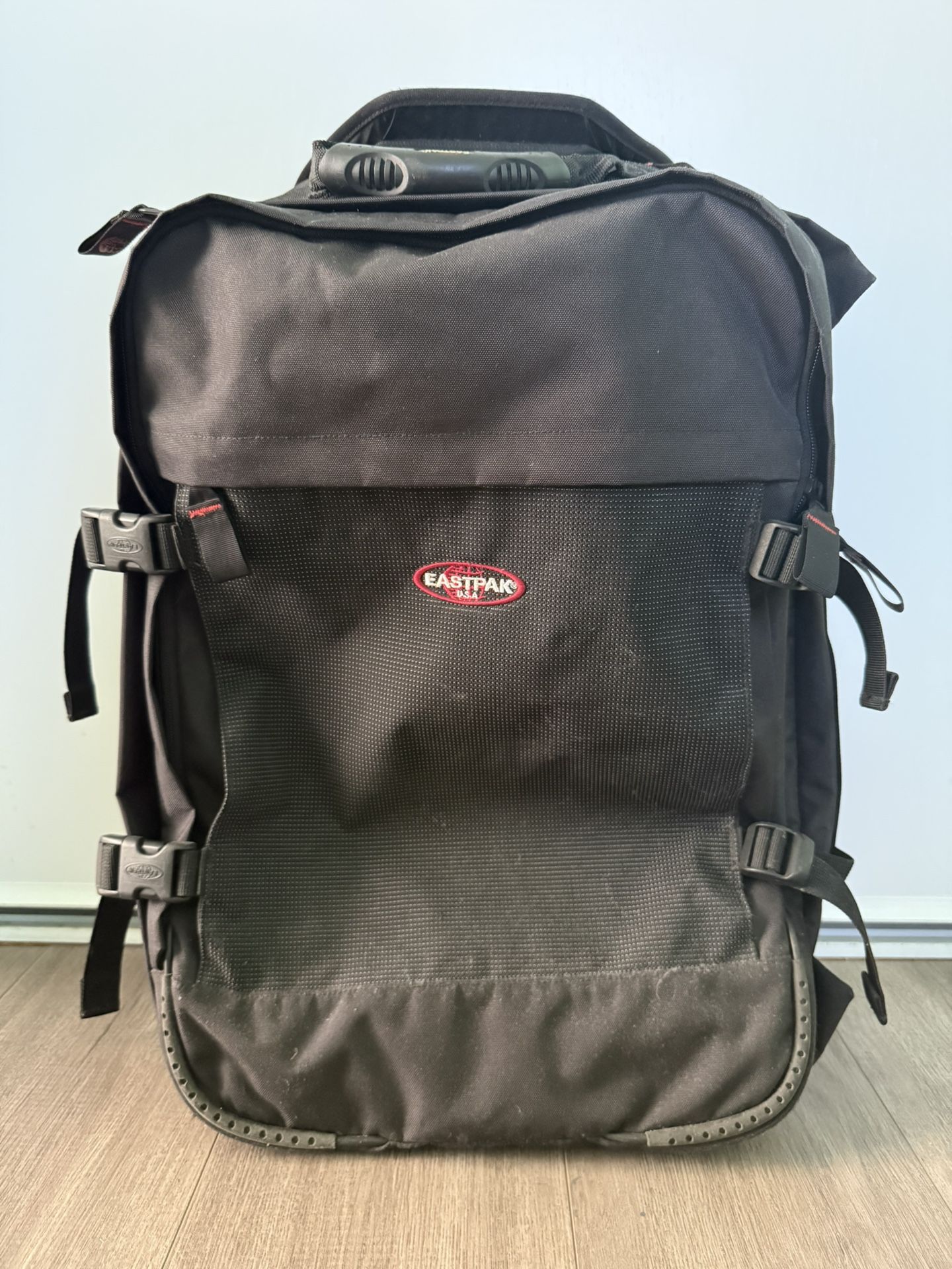 Eastpak Wheel Luggage