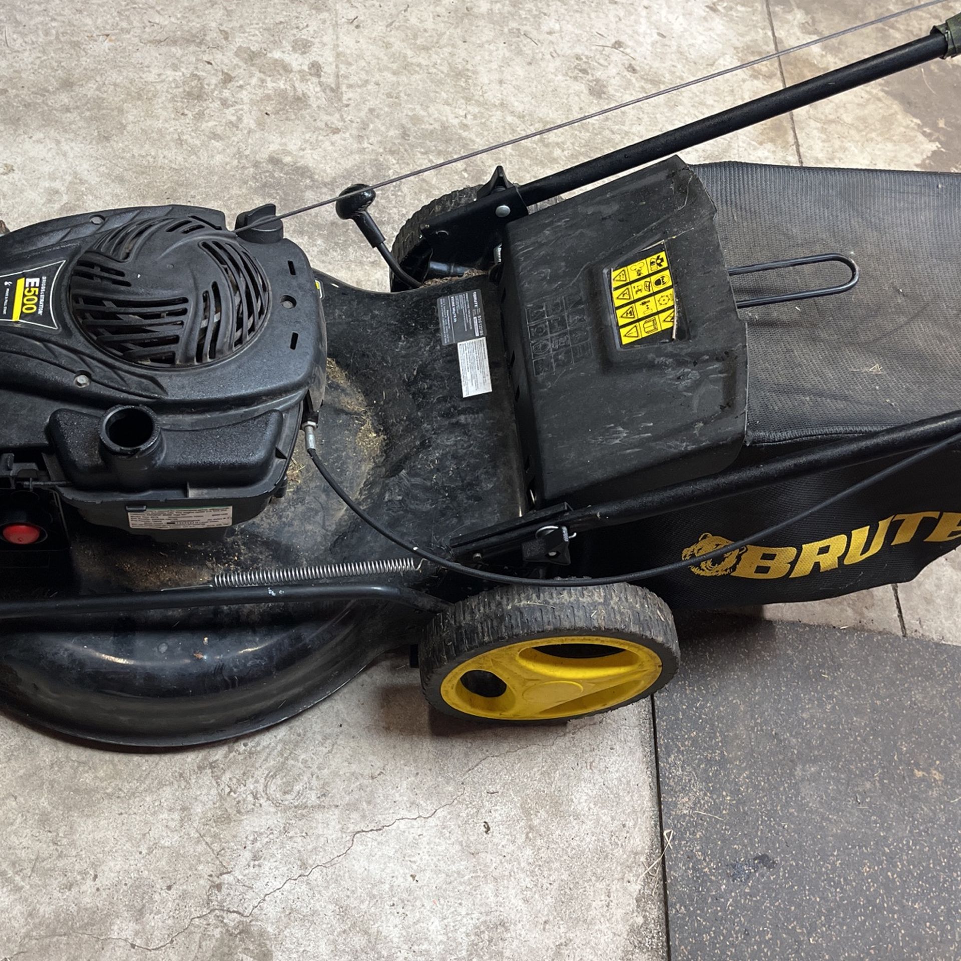 Brute e500 2025 lawn mower