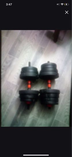 Adjustable dumbbell set