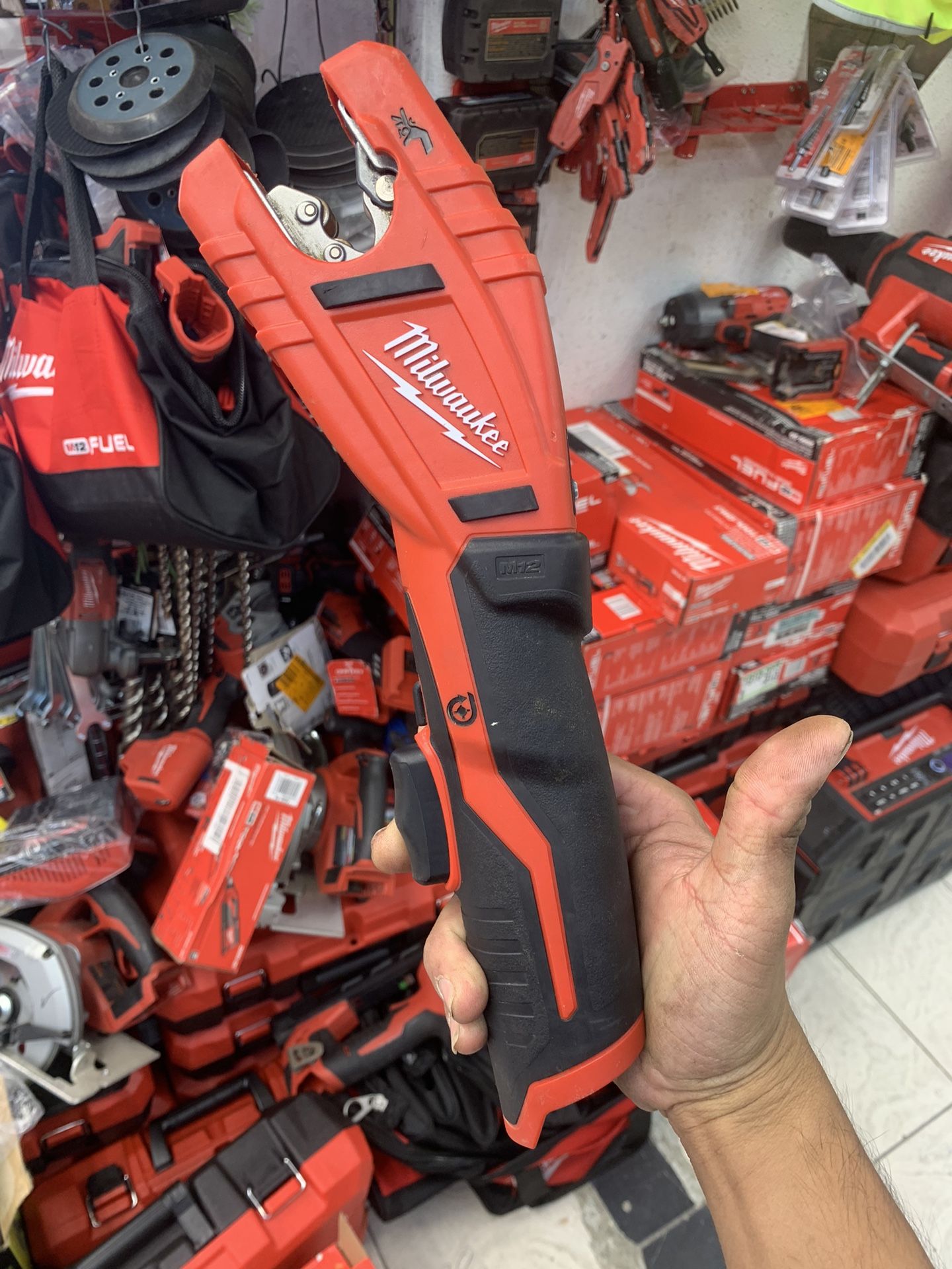Milwaukee M12 Copper Cutter