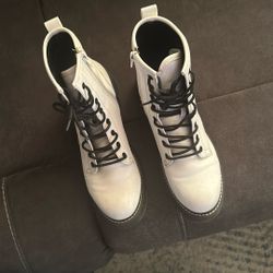 Womens Boots Size 9