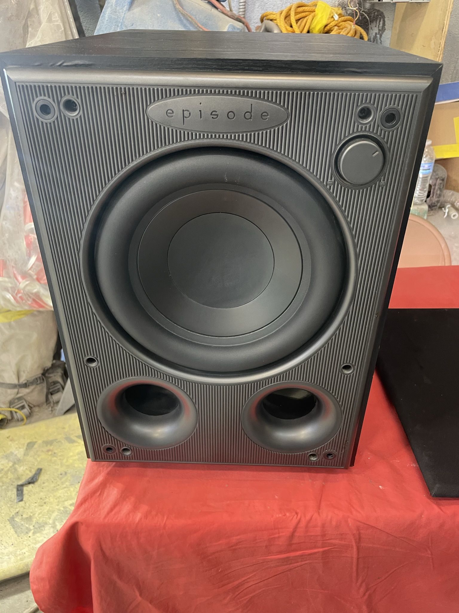 Episode C5 Subwoofer 10” In Excellent Working Condition.