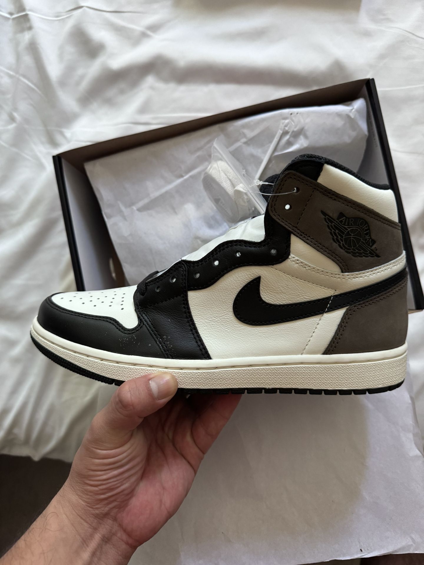 Jordan 1 High Dark Mocha