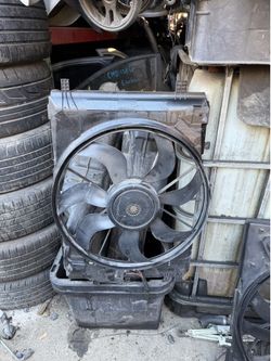 Cooling fan for 2016 Mercedes Benz cl250 cooling fan
