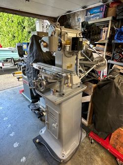 Machinist Burke horizontal, vertical universal milling machine with indexable table