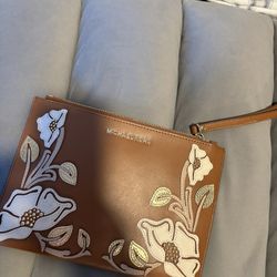 Michael kors Clutch