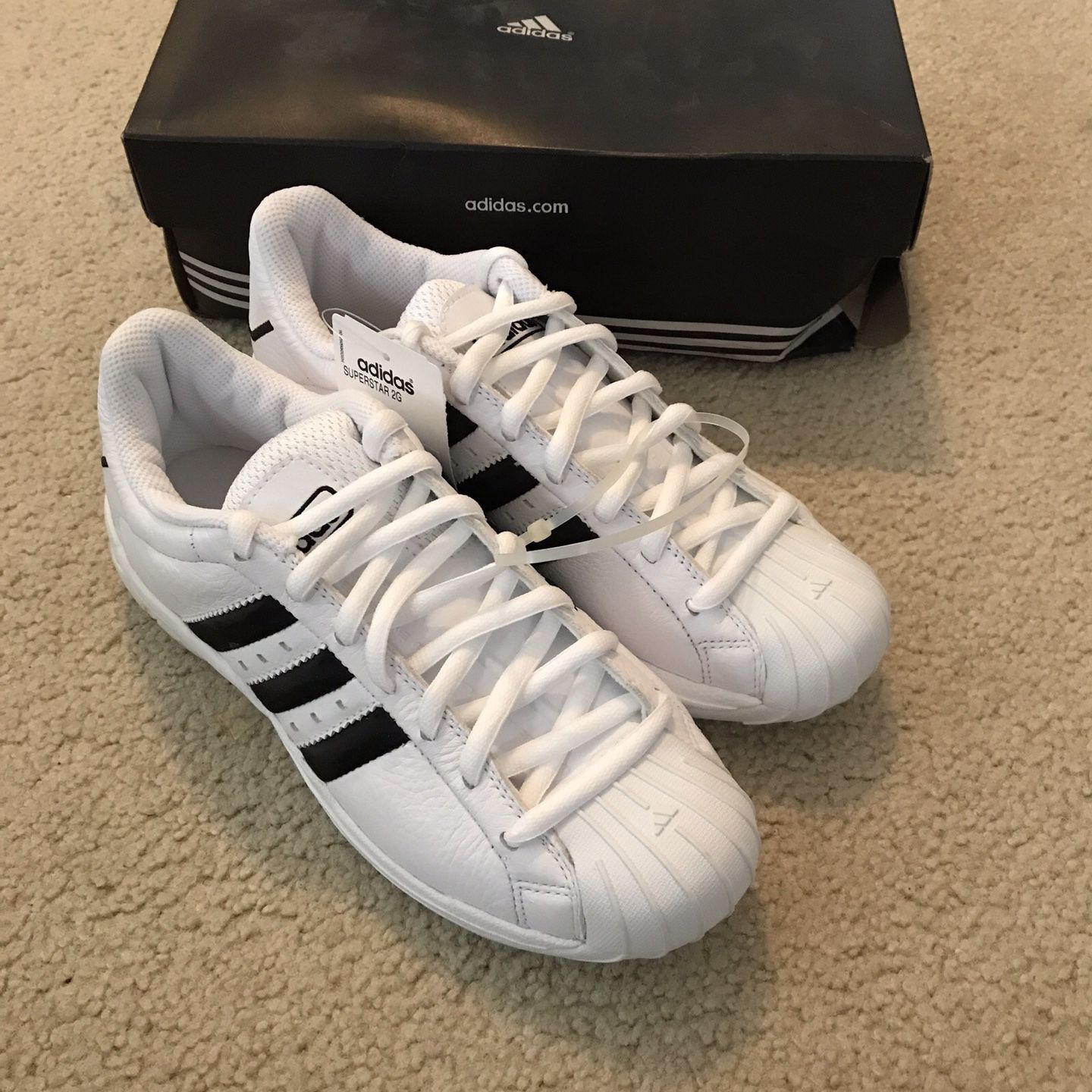 Adidas G2 white & black - mens 7.5, NEW in box. for Sale in Vernon, WI - OfferUp