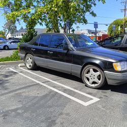 Mercedes Benz E320 , inline 6 Runs Great!! 1994