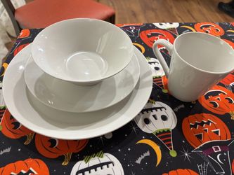 White Ceramic Dinnerware Set