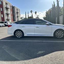 2016 Hyundai Sonata Limited – Fully Loaded – Clean Title – Luxury at a Deal 
