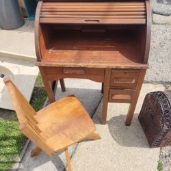   Child Size Roll Top Desk