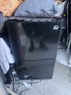 Mini fridge