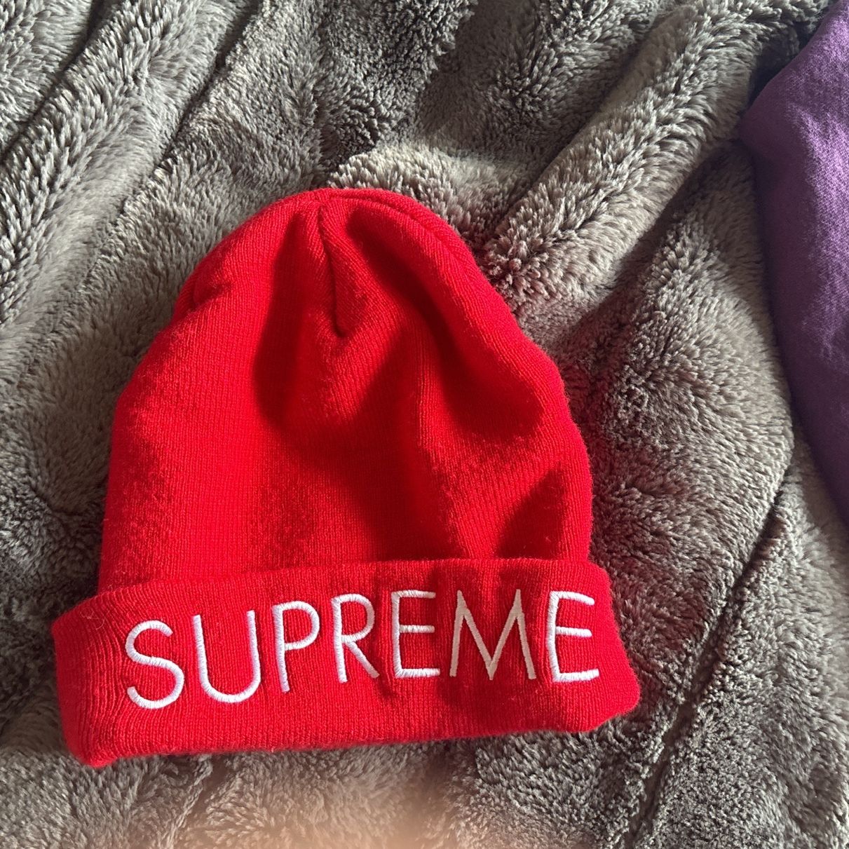 Supreme Capital beanie red