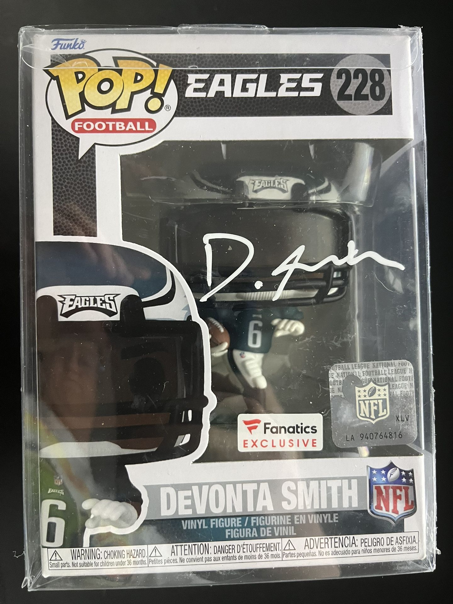 Philidalphia Eagles Devonta Smith Signed Fantastics Exclusive Funko