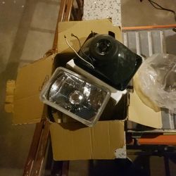 4x6 Glass Headlights With H4 Bulbs 