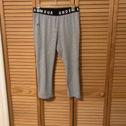 Gray under Armour Capri pants