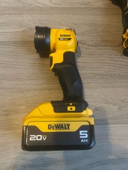 Dewalt Flashlight/battery(5.0ah)