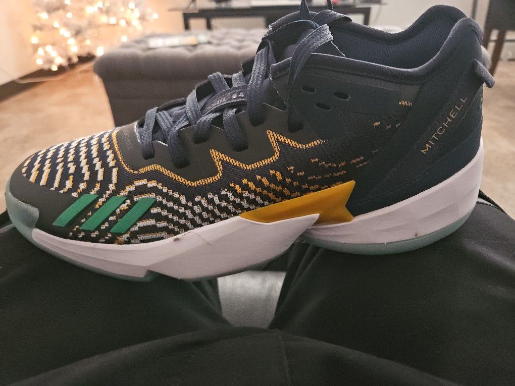 Addidas Don Mitch Size 10M