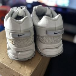 NIKE ZOOM VOMERO ROAM