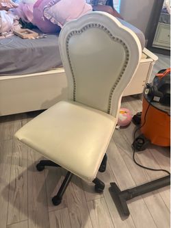 White furniture for a girls room teenager