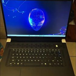Alienware X17 R2 Gaming Laptop 