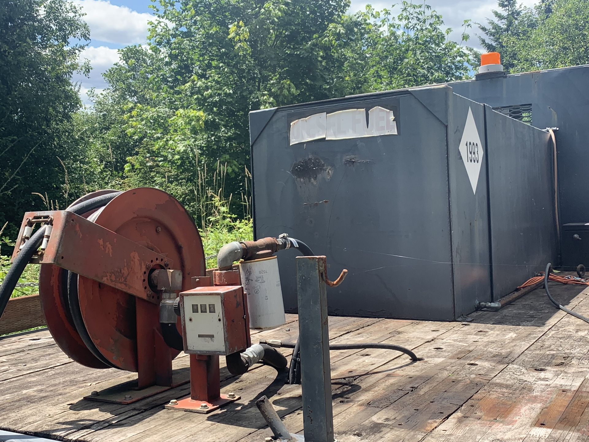 500 gallon  tank and PTO powered pump Business equipment