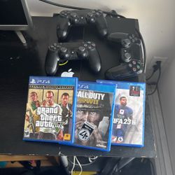 PS4 3 Controllers 3 Games 