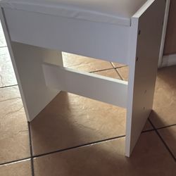 chair vanity 