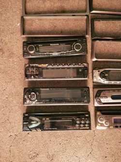 Detachable radio face