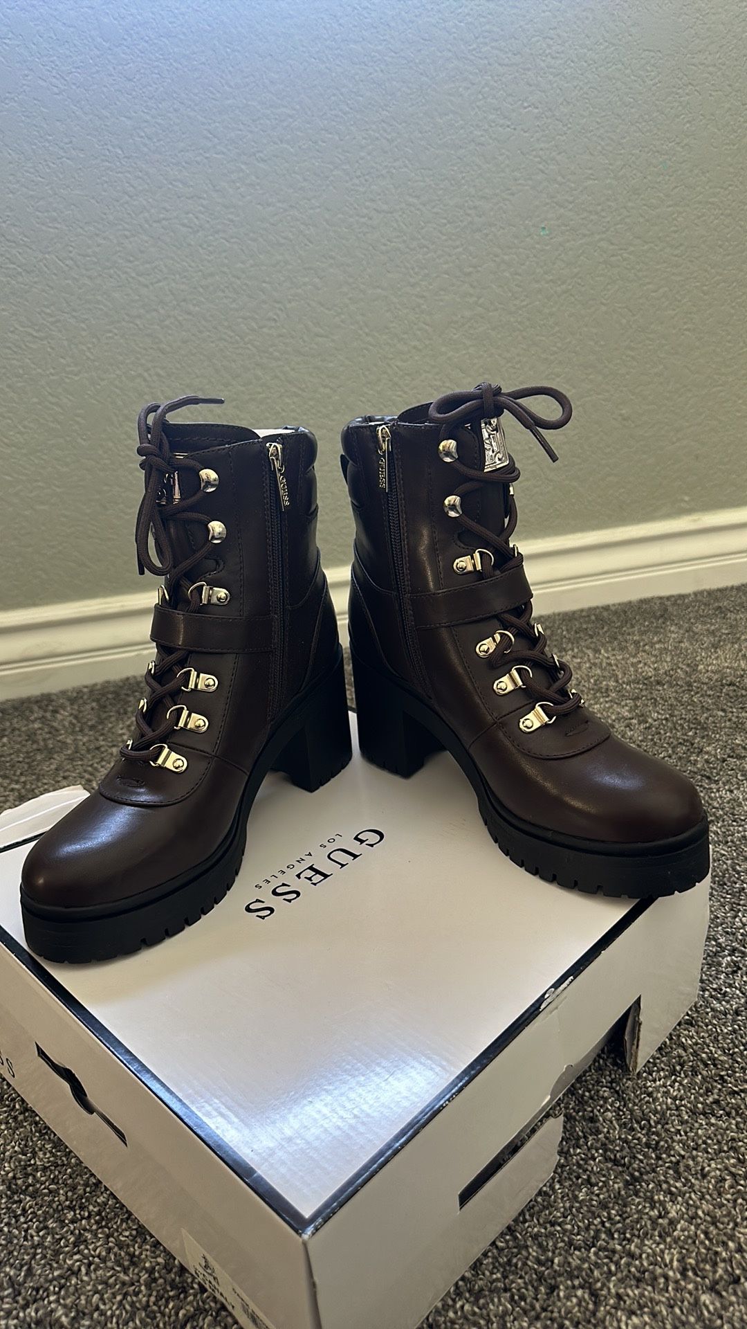 GUESS BOOTS