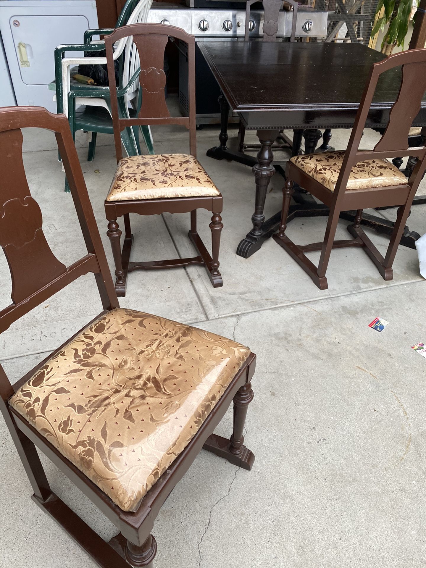 Dinning table