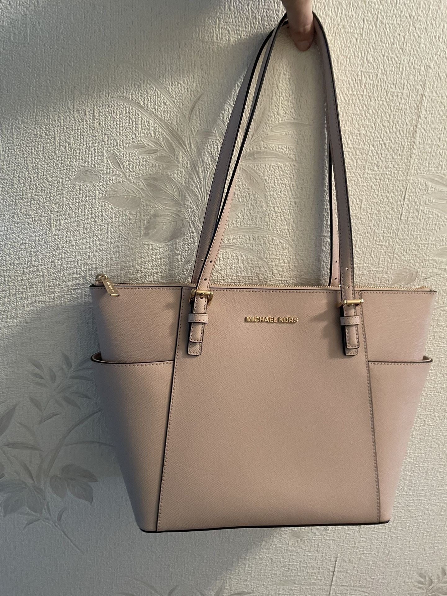 Baby Pink MK Purse In Perfect Condition Looks New