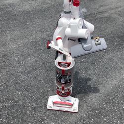Very good working condition shark vacuum with all accessories