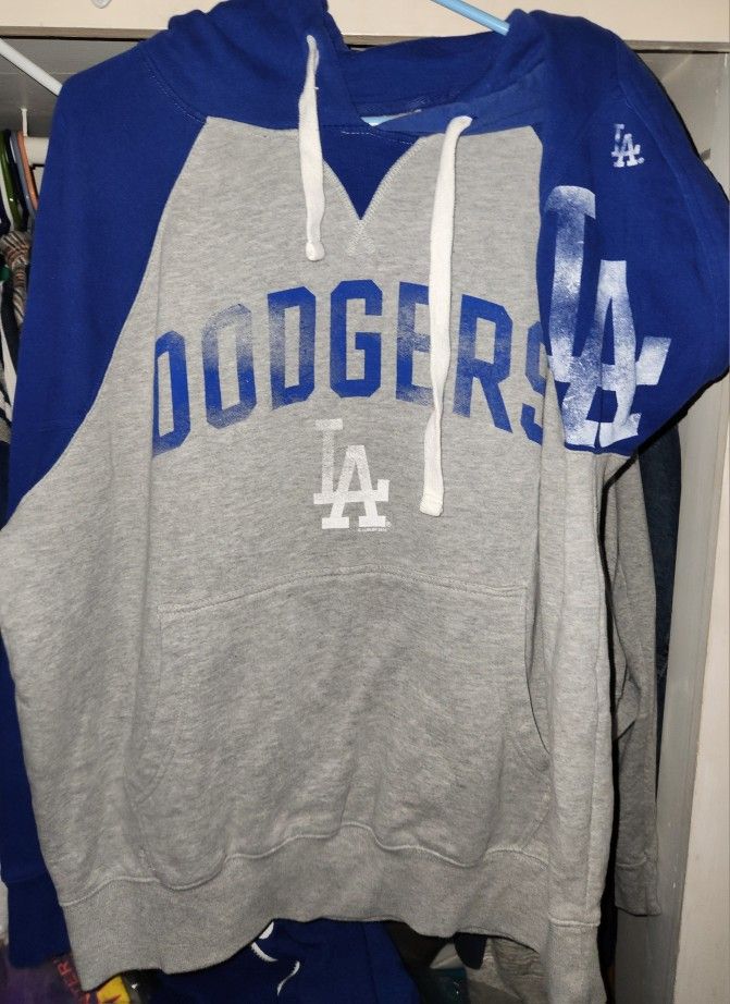 DODGERS HOODIE PULLOVER HANDS HIGH XLARGE AND FREE DODGERS GIVEAWAY SWEATSHIRT PRICE FOR BOTH