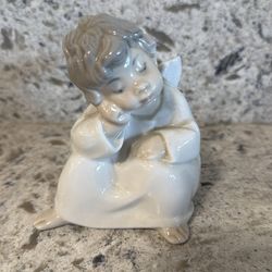 Lladro ‘Angel Thinking ‘ Figure  4 1/2’