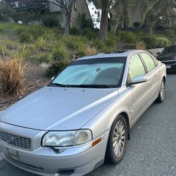 2004 Volvo S80 – Clean Title 
