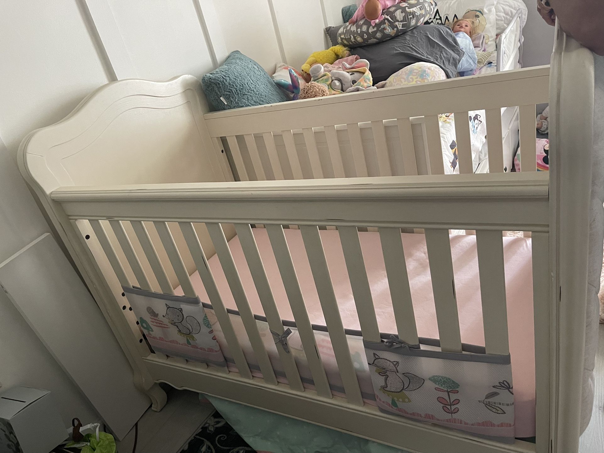 Off White Girl Baby Crib Quilted Detail Sides