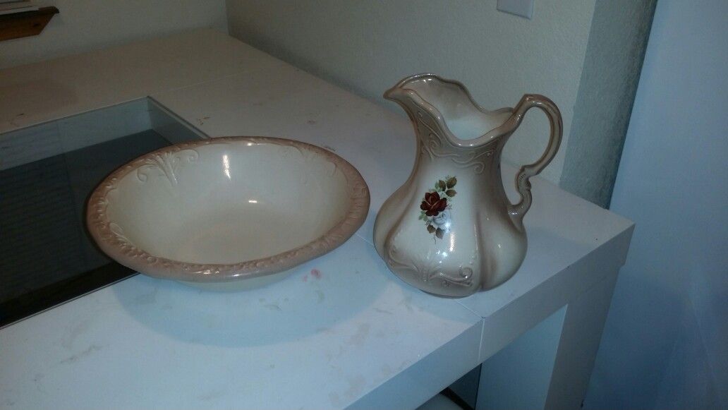 Vintage 1890's ironstone england washbowl and pitcher