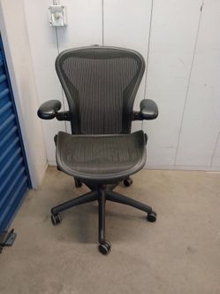 Herman Miller aeron tip B 380
