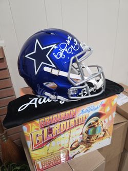 Cowboys Ezekiel Elliott Autographed Helmet 