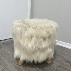 Furry stool 