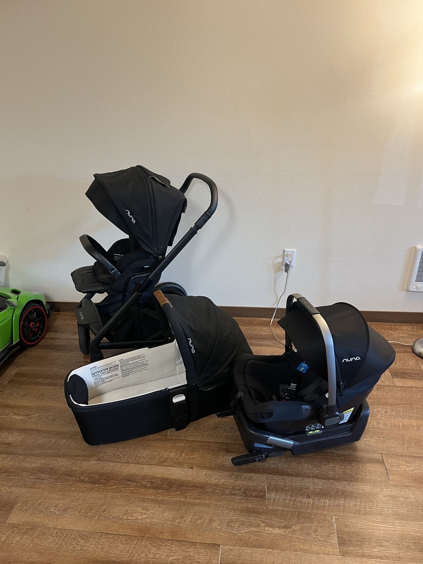 Nuna Stroller MIXX and Car Seat, Bassinet