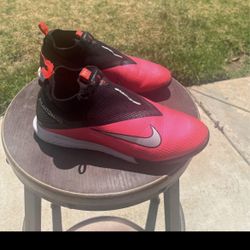 Men’s Ghost Nike Indoors 