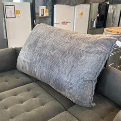 Huge Pillow Lounge