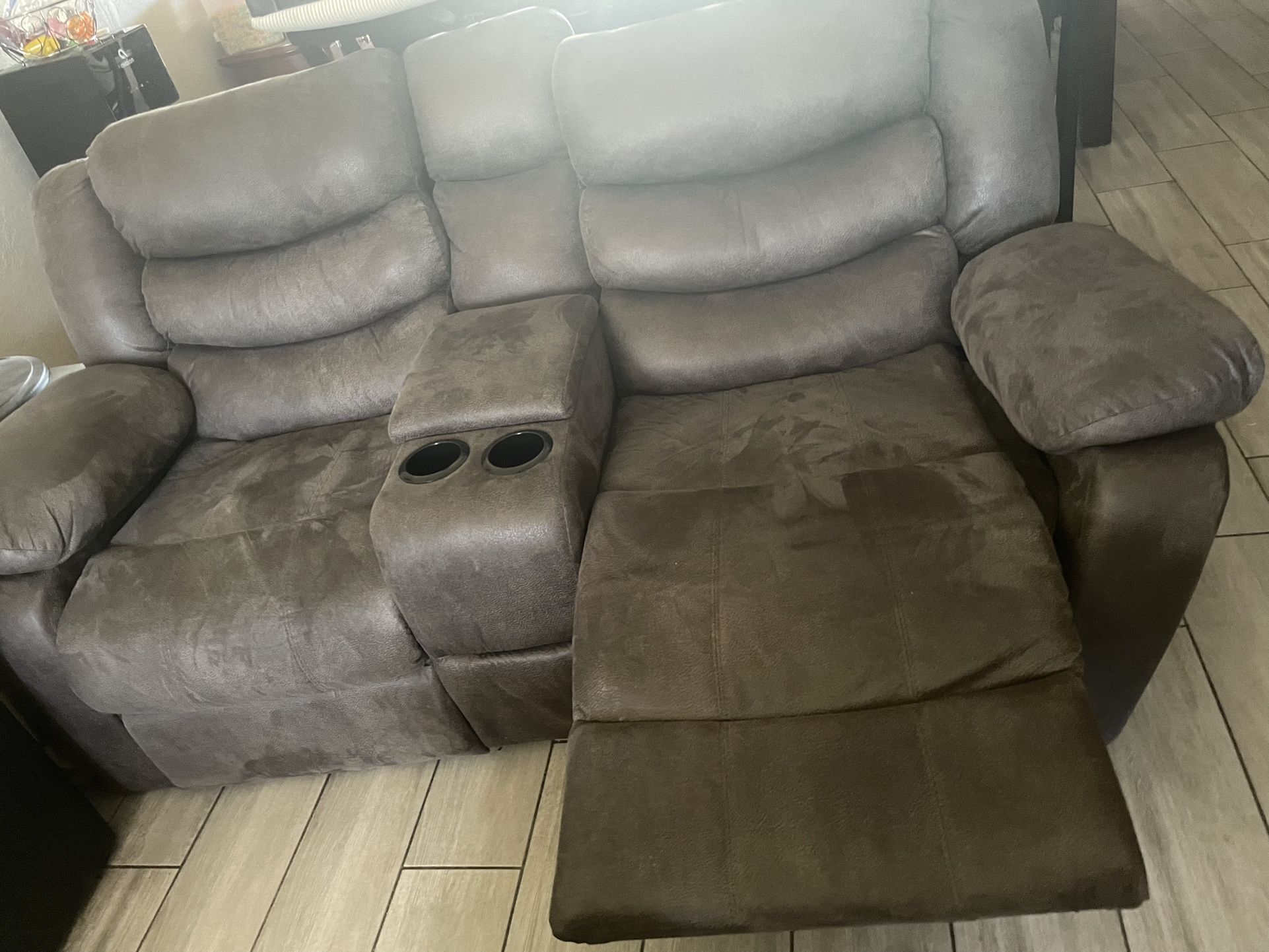 Couches/Recliners