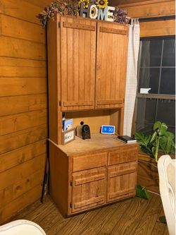 Farmhouse Pine Storage Hutch