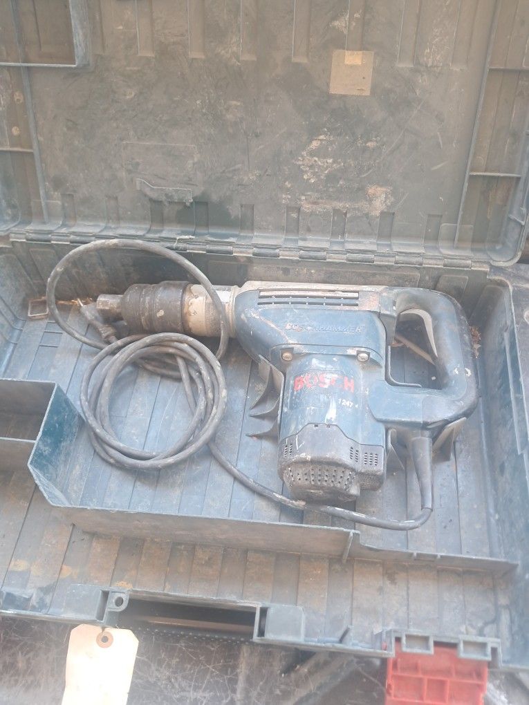 BOSCH HAMMER DRILL 1247